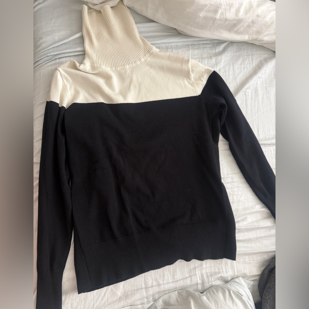 Cynthia Rowley Black and Cream Turtleneck Sweater